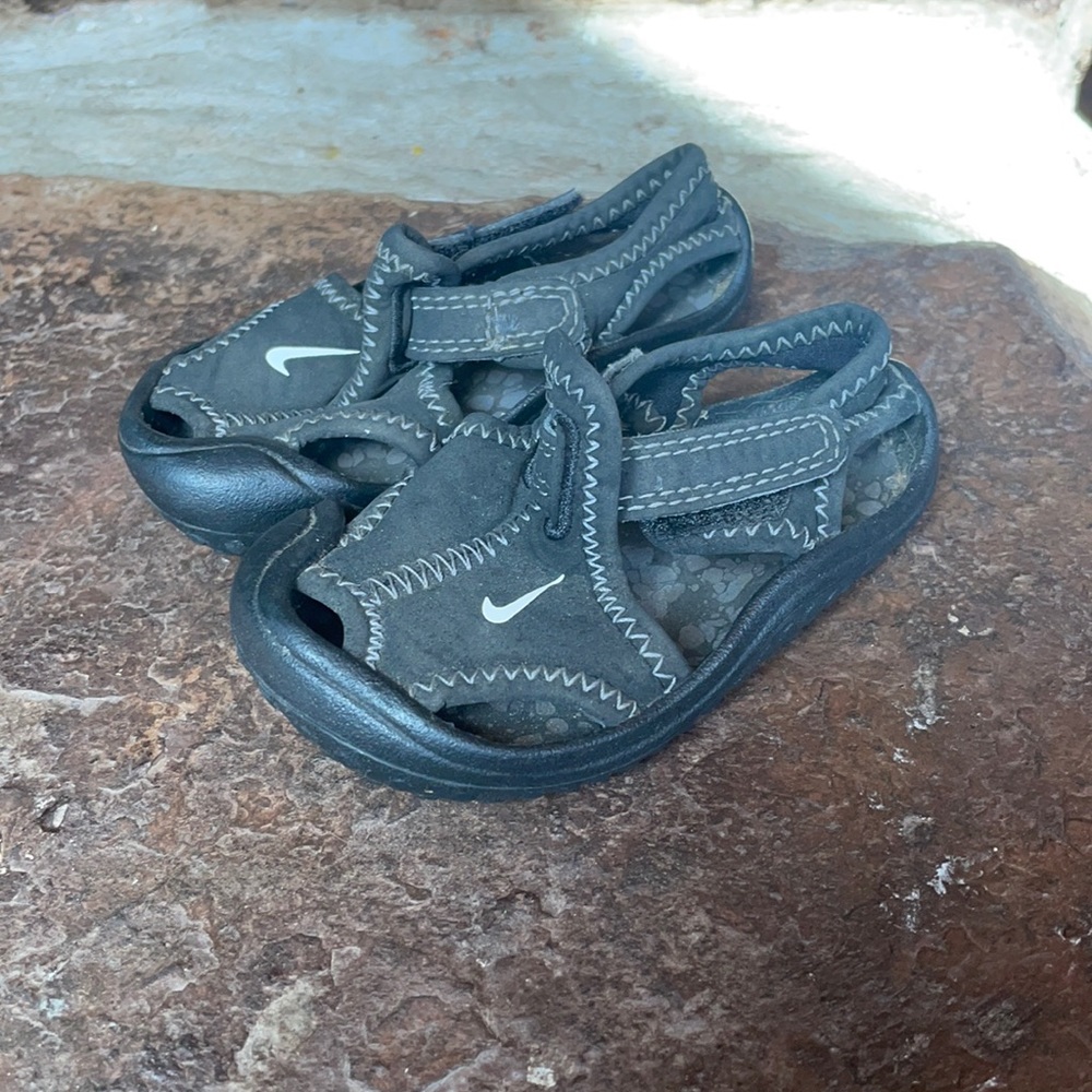 Nike Sunray Sandals